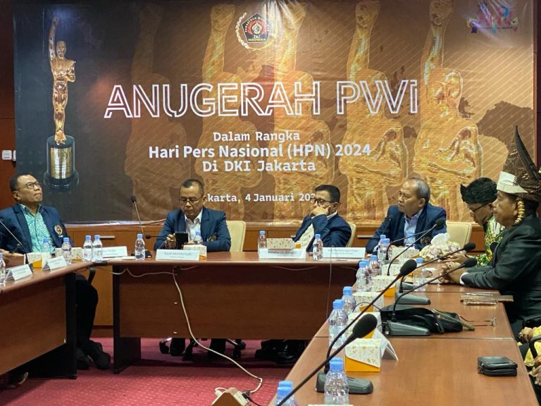 5 Bupati, 1 Walikota dan MAN 1 Kota Semarang Raih Anugerah PWI 2024