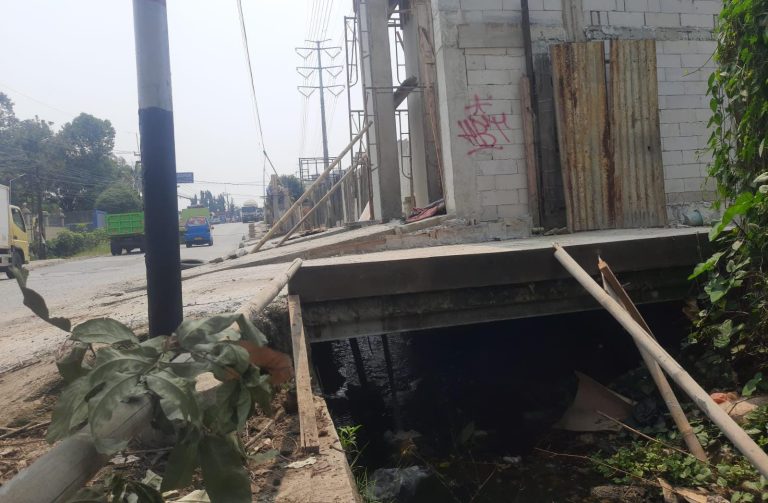 Mau Buat Bangunan Tapi Melanggar di Desa Tlajung Udik Aja…