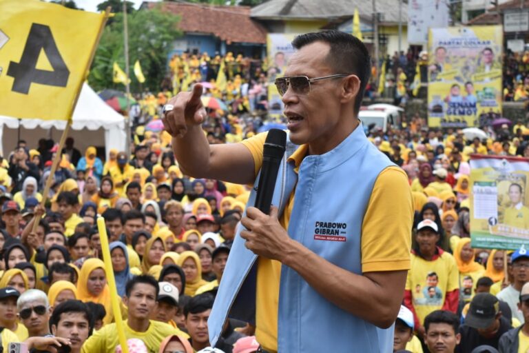 Sukajaya ‘Menguning’, Jaro Ade Optimistis Prabowo – Gibran Menang Satu Putaran