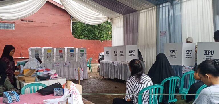 Sempat Dikejutkan Ada Bagi-bagi Amplop, Hasil Pencoblosan di TPS 007 Tegal Lega Prabowo-Gibran Unggul
