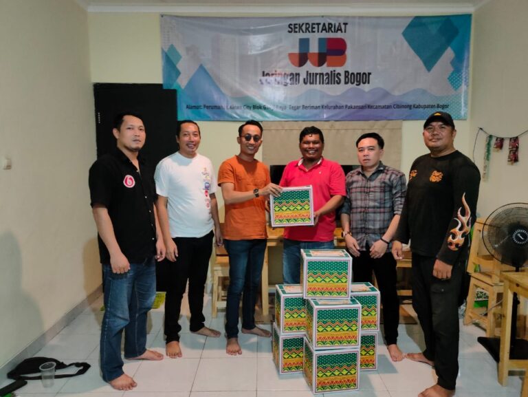 Berbagi Rezeki, PT Raden Real Lestari Bagikan 44 Bingkisan Kepada JJB