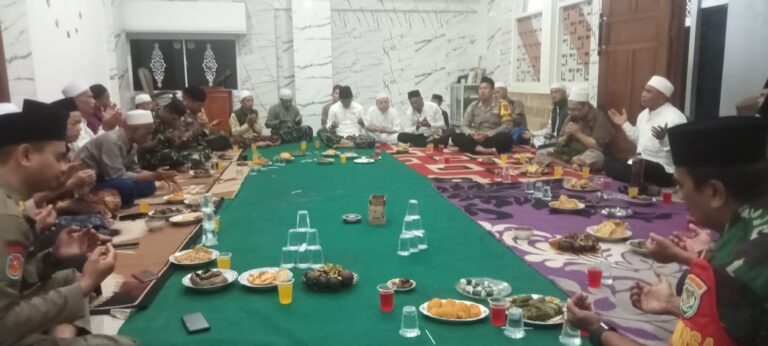 Momen Ramadhan, Kapolsek, Danramil dan Kades Kompak Ciptakan Lingkungan Kondusif