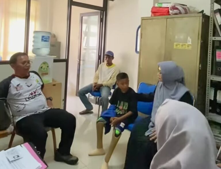 HUT Lanud ATS, Adek Rohid Diberi Bantuan LSM Hingga Pemerintah Desa Purasari