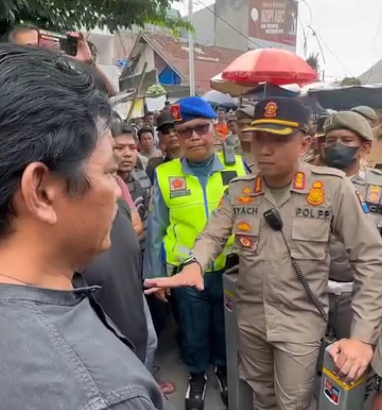 Pedagang Kaki Lima di Pedestrian Jalan Dewi Sartika Ditertibkan