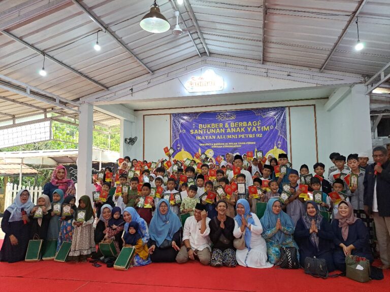 Momentum Ramadhan, Alumni SMP PGRI 3 Kota Bogor Angkatan 92 Santuni Yatim