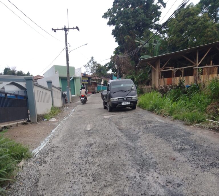 Jalan Rusak di Tamansari Terancam Tidak Dibangun di Tahun 2024