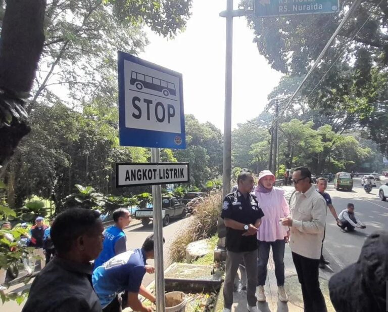 Pemkot Persiapkan Rambu Pemberhentian untuk Angkot Listrik Sebelum Uji Coba