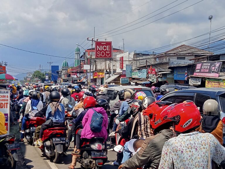 Angkutan Barang Dibatasi Melintas di Jalan Nasional