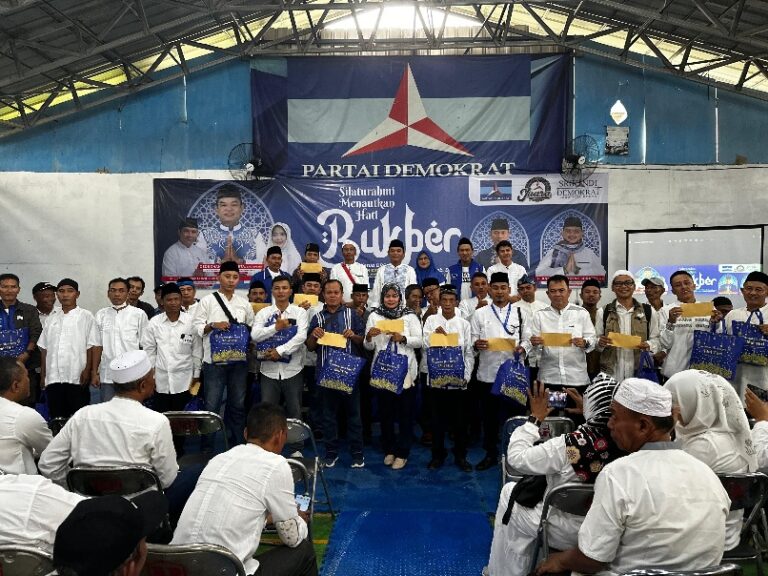 Dechan Berikan Kadeudeuh Bagi PAC dan Ranting Pendulang Suara Terbanyak