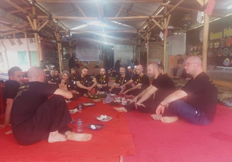 Warga Negara Eropa, Lestarikan Pencak Silat Sera dan Aliran Cimande