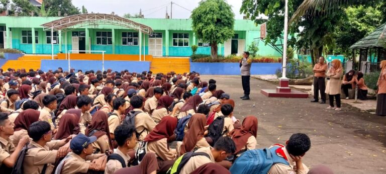 Cegah Aksi Tawuran, SMPN 1 Ciomas Bersama Polsek Ciomas Berikan Arahan Kepada Pelajar