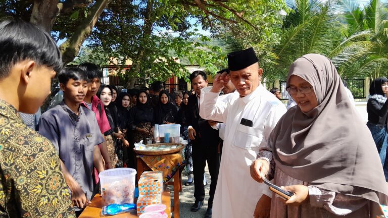 Ajarkan Wirausaha, Market Day SMK Cendikia Muslim Sajikan Beragam Kuliner