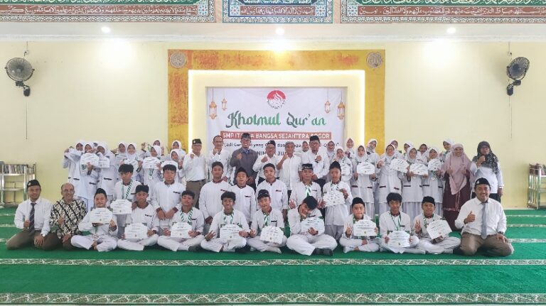 Sebanyak 47 Siswa Penghafal Al-Qur’an SMP IT BBS Diwisuda
