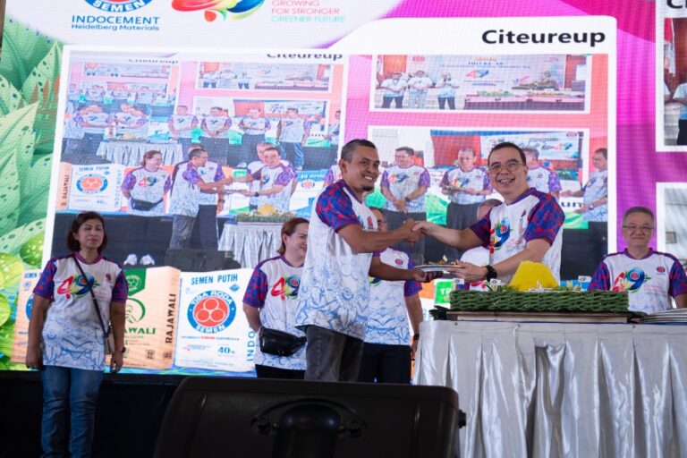 Hut Ke-49, Indocement Berbagi Kebahagiaan Melalui Program Indocement Baik