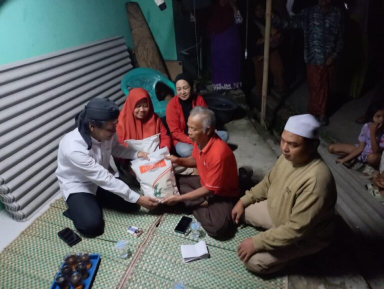 Musyafaur Rahman Beri Bantuan Kepada Korban Bencana Puting Beliung di Desa Cimayang dan Desa Situ Udik