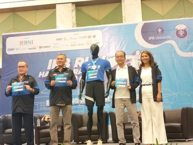 Ribuan Pelari Adu Cepat di IPB Run Half Marathon