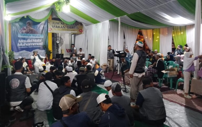 Memperingati Maulid Nabi Yayasan Catatan Akhir Sekolah Sekaligus Pembagian Sembako Untuk Dhuafa