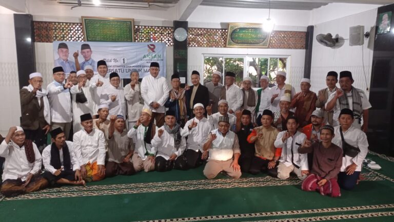 Cabup Rudy Terus Perkenalkan Sajadah