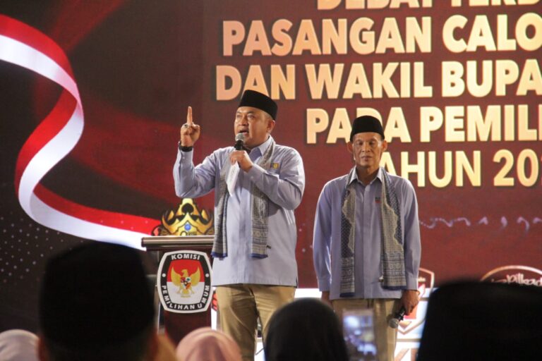 Rudy Susmanto-Jaro Ade Jelaskan Visi Misi Digitalisasi Desa untuk Membangun Kabupaten Bogor di Debat Perdana