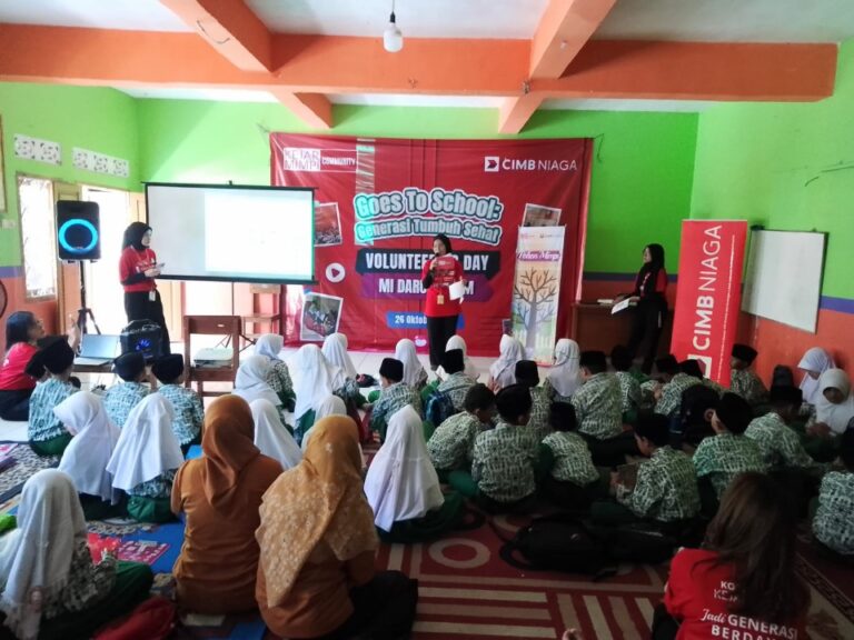 CIMB Niaga Gelar Kejar Mimpi Goes To School Serentak di 35 Sekolah di Indonesia