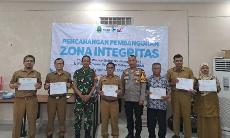 Bebas Dari KKN, Sekolah SMAN 1 Tamansari Tandatangan Fakta Integritas