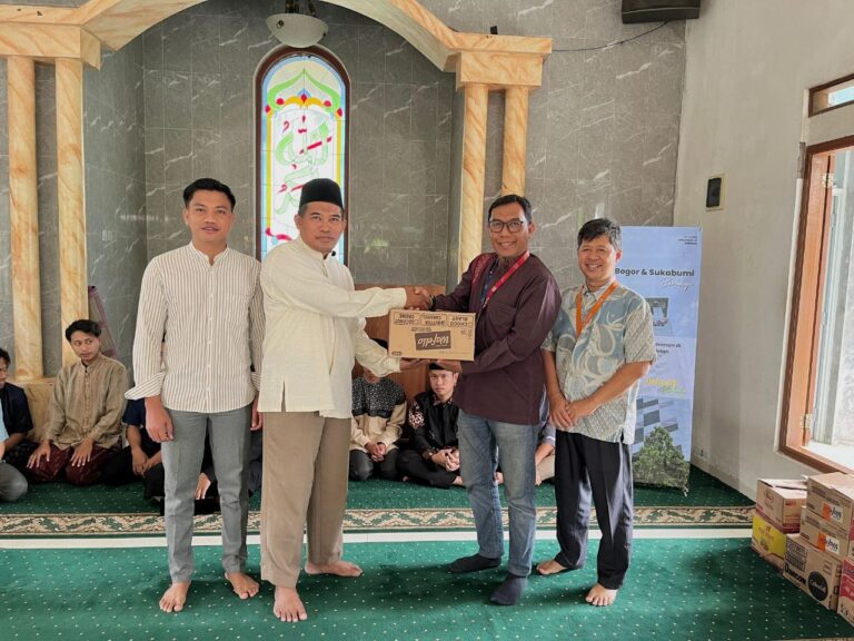 Kolaborasi Telkom Priangan Barat dan TIF District Bogor: Gelar Jumat Berkah di Ponpes Da’i Hidayatullah Ciomas