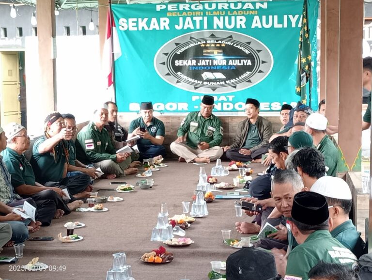 Pengajian Rutin, Maha Guru Perguruan Ilmu Laduni Sekar Jati Nur Auliya Ingatkan Anggotanya Jangan Sombong