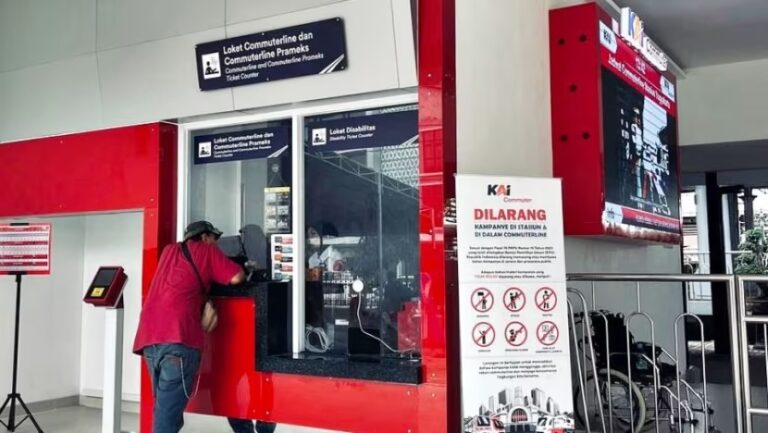 Loket Stasiun KRL Akan Diganti Digital