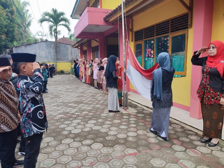 Suasana Haru Warnai Peringatan Hari Kartini di MI Negeri 1 Bogor