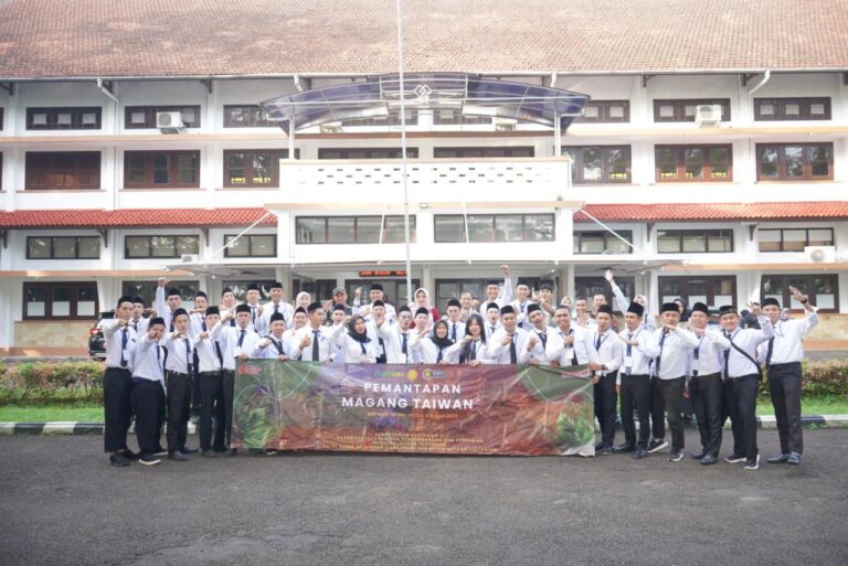 Siap Genggam Peluang Global, UPT Pelatihan Kementan Lepas Petani Muda ke Taiwan