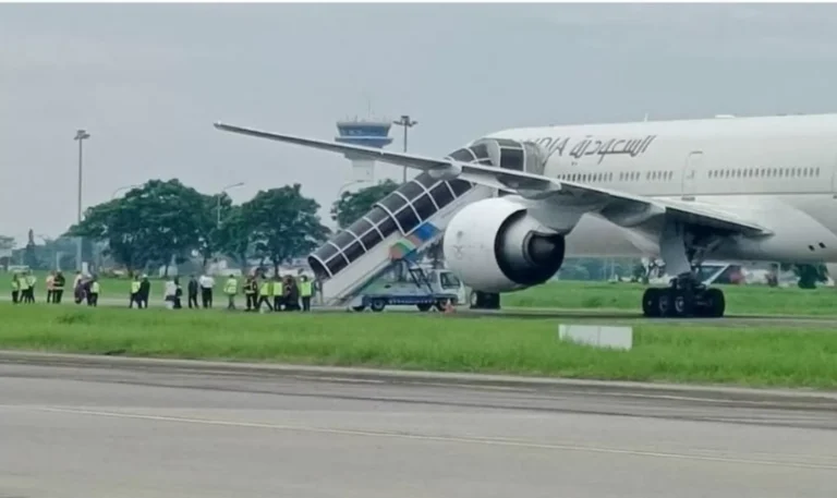 Teror Bom di Pesawat Saudia Airlines, Jemaah Asal Depok Turun Tinggalkan Barang Bawaan