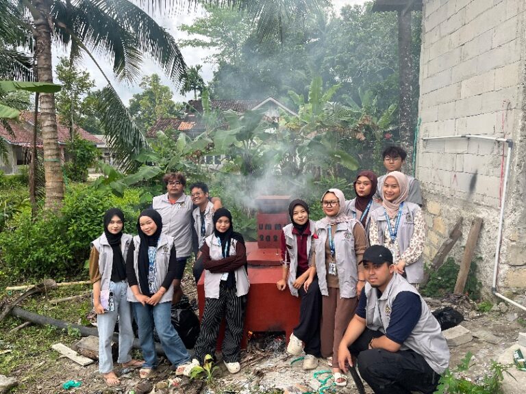 KKN K39 UMMI Berhasil Membuat Pembakaran Minim Asap