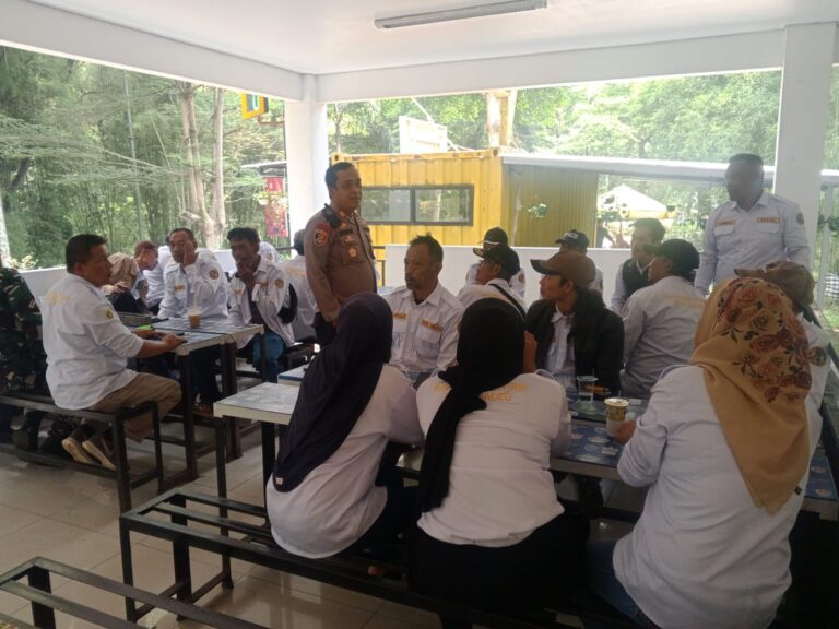 Khawatir Sumur Warga Kering, Paguyuban RT dan RW Desa Ciadeg Keberatan Pembuatan Sumur Bos PT CS2