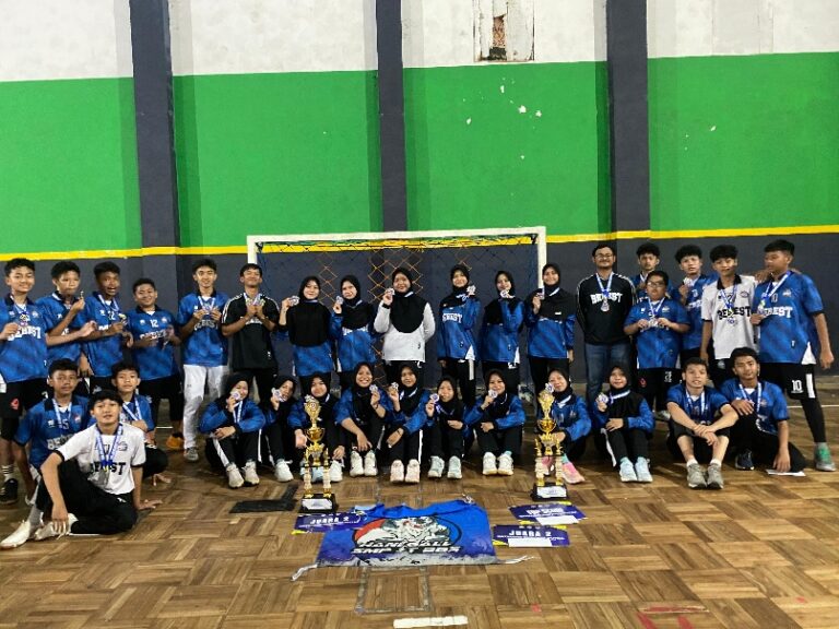 Siswa SMP IT BBS Ukir Prestasi di Berbagai Ajang Olahraga