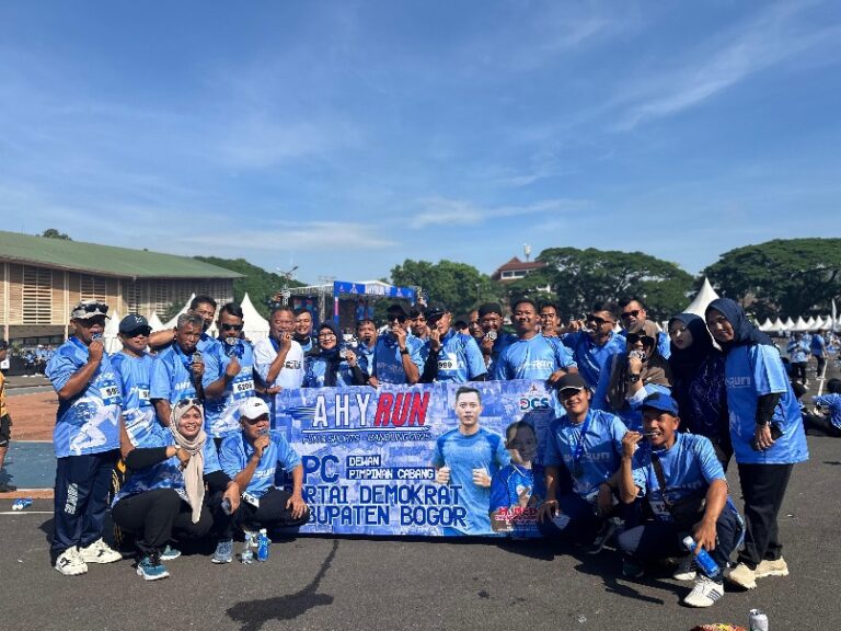Ribuan Peserta Meriahkan AHY RUN 5K 2025 di Bandung, DPC Partai Demokrat Kabupaten Bogor Turut Ambil Bagian