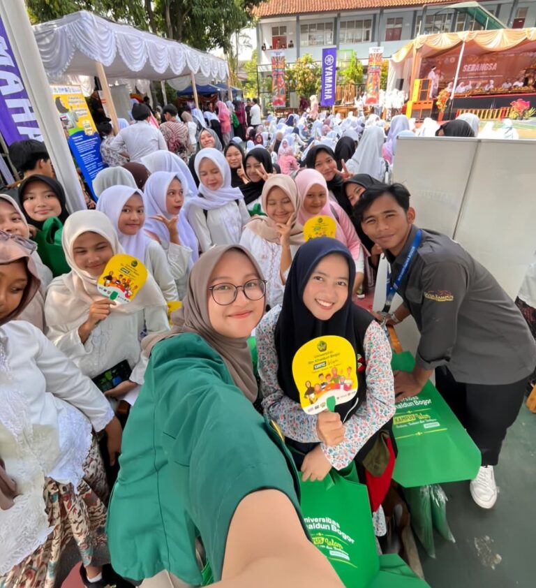 UIKA Bogor Meriahkan Expo Kampus di SMAN 1 Citeureup