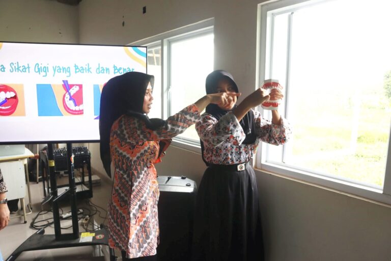 Tanamkan Kesadaran Jaga Kesehatan Gigi, RSUD Raden Mohamad Noh Nur Gelar Program SIKANCIL Go To School