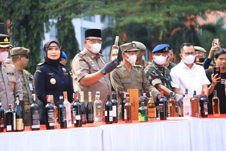 Pemkab Bogor Bersama Ditjen Bea Cukai Jabar dan Forkopimda Musnahkan 1,8 Juta Batang Rokok Ilegal, Selamatkan Kerugian Negara Rp1,4 Miliar