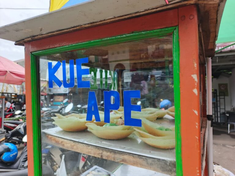 Kue Ape, Jajanan Jadul yang Masih Eksis di Depan RSI Bogor