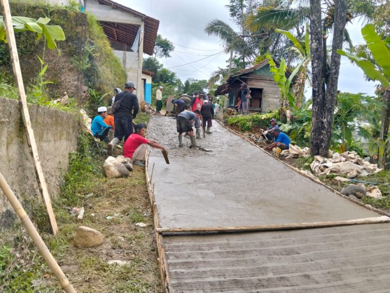 Kades Malasari Pastikan Jalan di Pabangbon Milik Pemkab