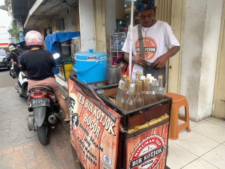 Bir Kotjok Kang Eman Sejak 1968, Minuman Khas Bogor yang Tetap Melegenda