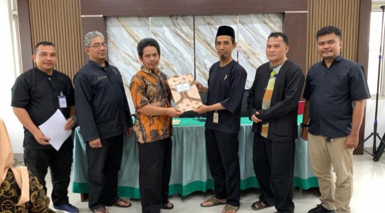 M. Sonani Resmi Dikukuhkan sebagai Ketua RT 005/009 Kelurahan Mulyaharja