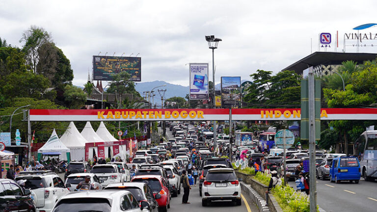 Polres Dan Pemkab Bogor Terapkan Car Free Night (CFN) di Jalur Puncak Saat Malam Tahun Baru 2026