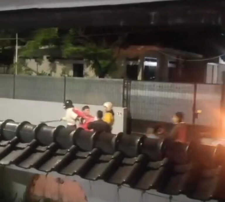 Dua Kelompok Remaja Bentrok di Sempur