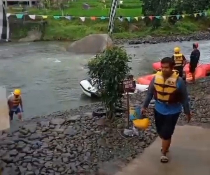 Sungai Ciliwung Dipantau Menteri dan Gubernur DKI