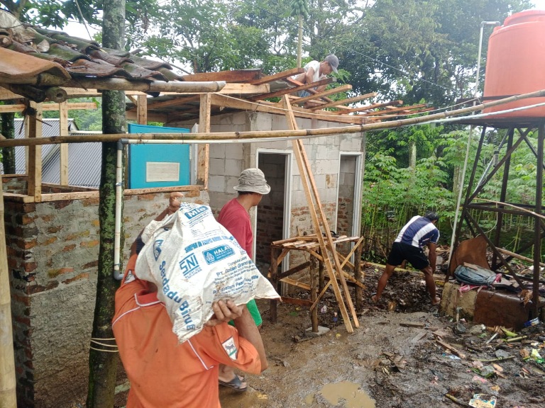 Capai 60 Persen, Pembuatan MCK di Batutulis Dikebut