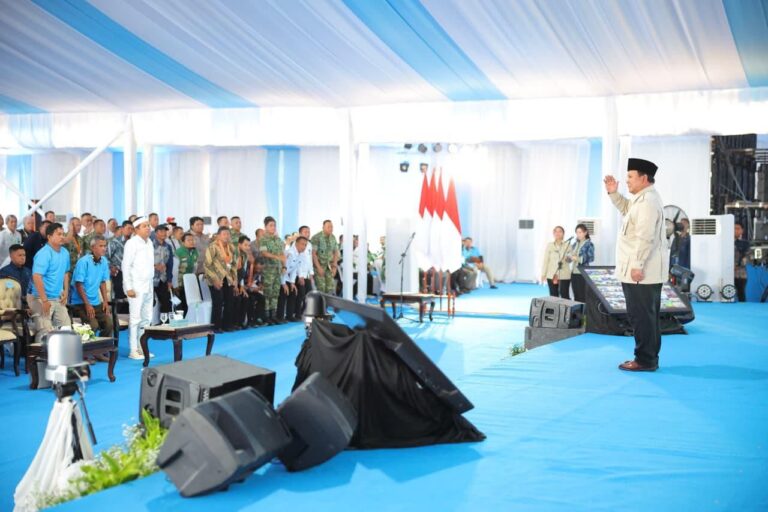 Presiden Prabowo Beri Hormat kepada Mentan Amran dan Petani: Swasembada Pangan Tercepat dalam Sejarah Indonesia