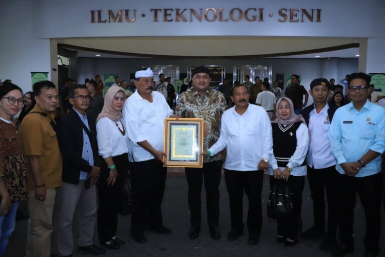 Pemkab Bogor Raih Anugerah Sri Baduga 2025, Bukti Komitmen Bangun Desa dan Kelurahan