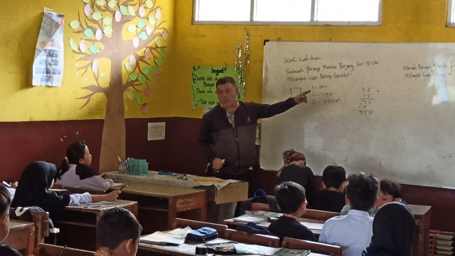 SDN Citeko 3 Butuh Fasilitas dan Ruang Kelas