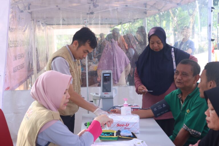 Bangun Kesadaran Masyarakat Deteksi Dini Penyakit, RSUD R Moh Noh Nur Cek Kesehatan Gratis di CFD